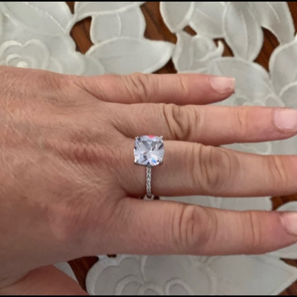 💎Brilliant 925 SS White Sapphire Fashion Ring - Picture 7 of 9